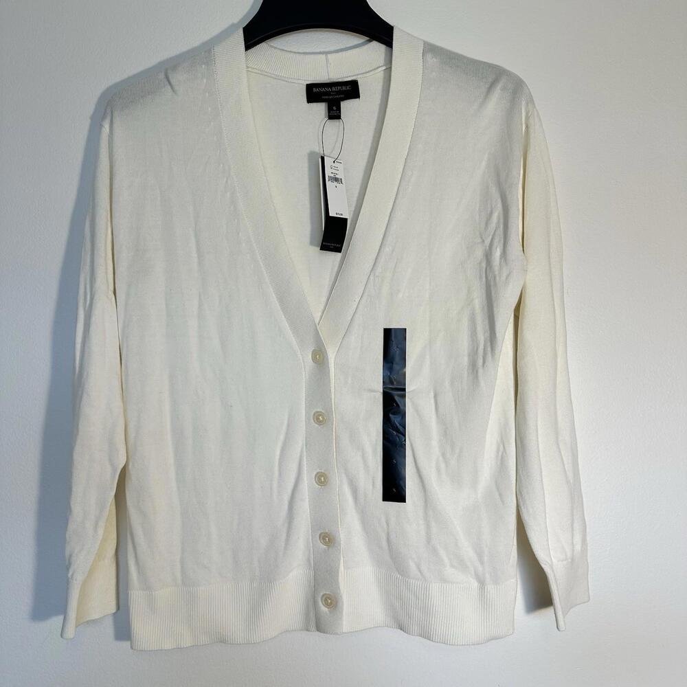 NWT Banana Republic Cardigan Sz Small Cream White v-neck button Forever Sweater